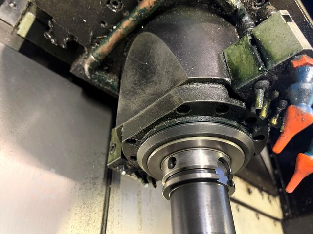 Vertikales Bearbeitungszentrum HERMLE C 800 V