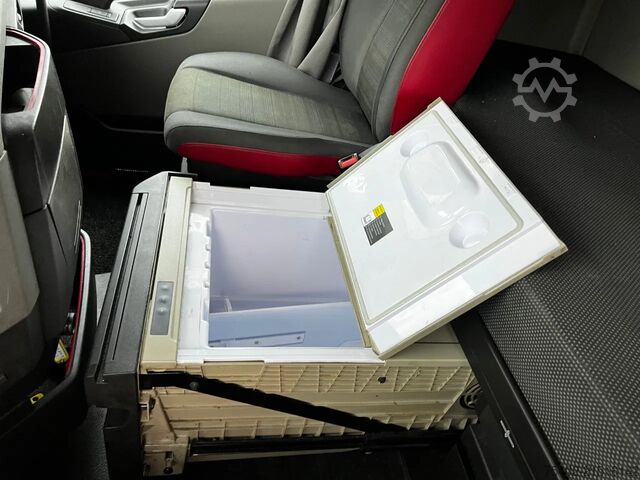 Standard tractor Volvo FH 13.460 Globetrotter / Mega / 2x Tank