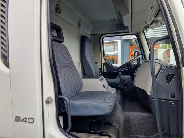 Refrigerated/freezer transport Volvo FL 12.220 Kuhlkoffer/ Carrier Supra 850 MULTITE...