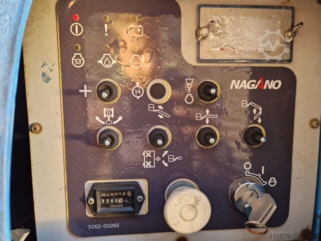 Arbeitsbühne, Raupenarbeitsbühne Nagano 070, Hitachi HX NAGANO 070