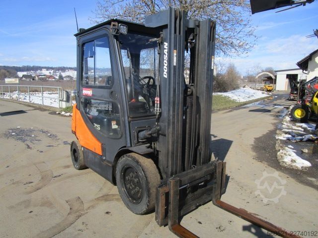 Dieselstapler Doosan D25S-5 - Triplex-FH 4,8m + Seitenschieber