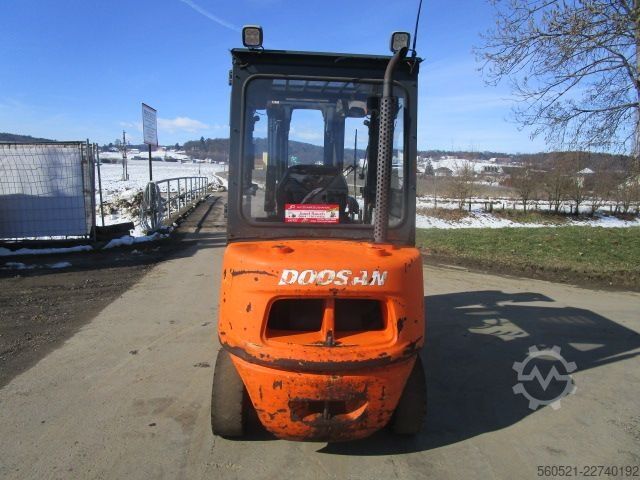 Dieselstapler Doosan D25S-5 - Triplex-FH 4,8m + Seitenschieber
