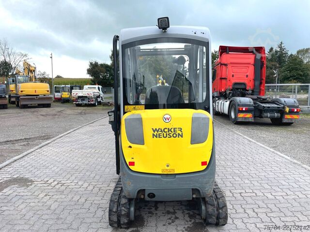 Mini excavator NEUSON ET 18 / Schnellwechsler / Schaufel