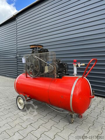 Piston compressor 300 lt. 3.0 kW  