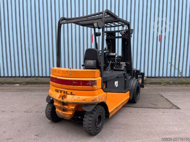 Electric 4-wheel forklift Still R60 50/ Containerfähig/ Freihub / 3+4Ventil/ 80% B