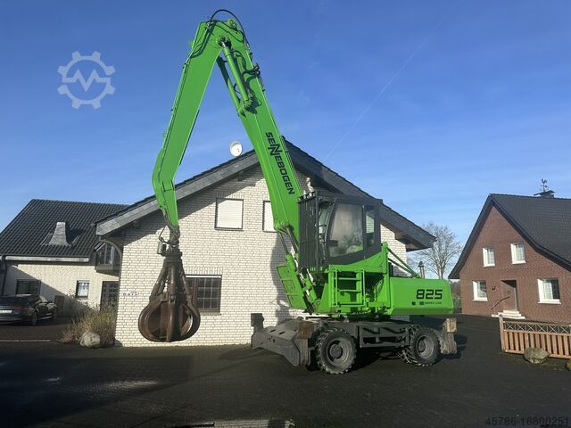 Handling excavator Sennebogen 825