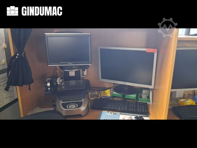 Optische Messmaschine KEYENCE IM-6025