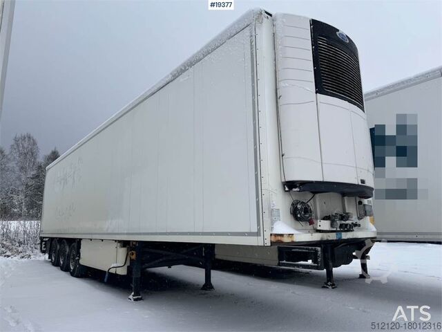 Kühl-/Tiefkühltransport Schmitz Cargobull closed semi trailer w/ refrigerator/freezer unit