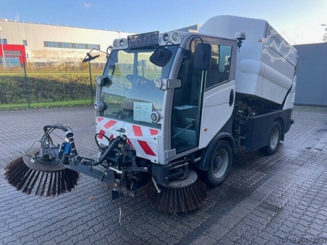 Sonderausbau-Transporter Bucher Citycat 2020