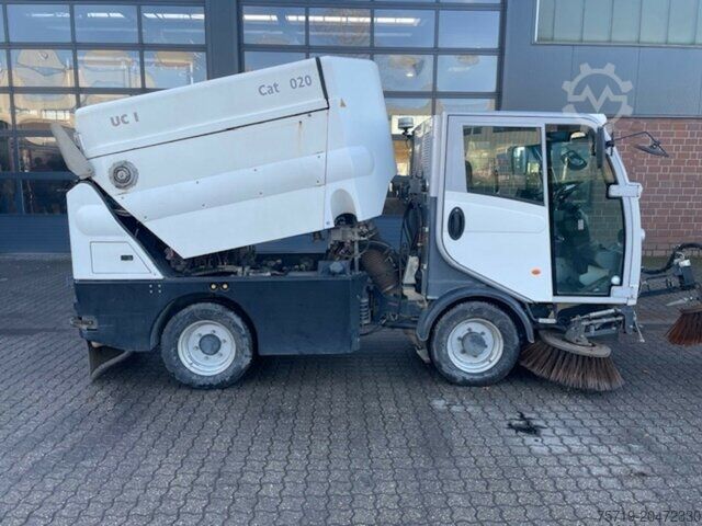 Sonderausbau-Transporter Bucher Citycat 2020