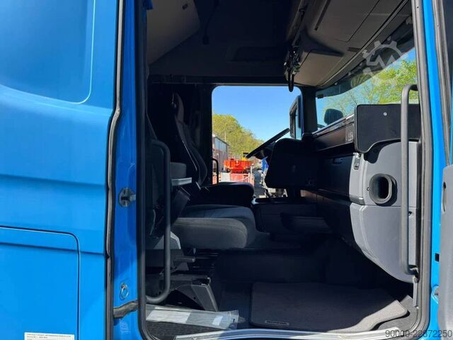 Standard tractor Scania R520 LA