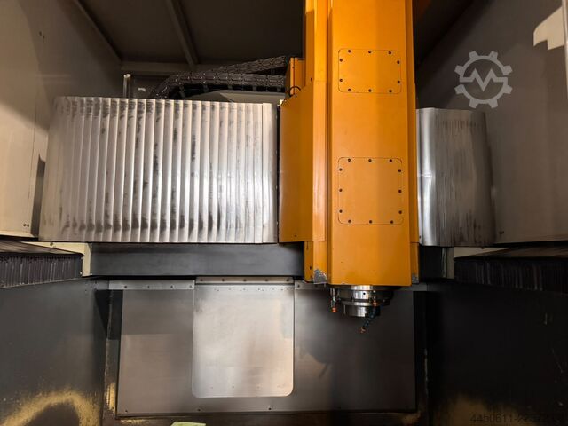 Vertical machining center Breton XCeeder 1200 RT