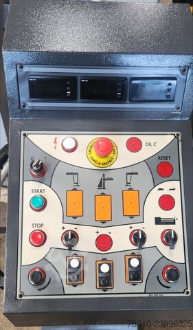 Vierwalzen-Blechbiegemaschine Uzma HUMS-4 30220