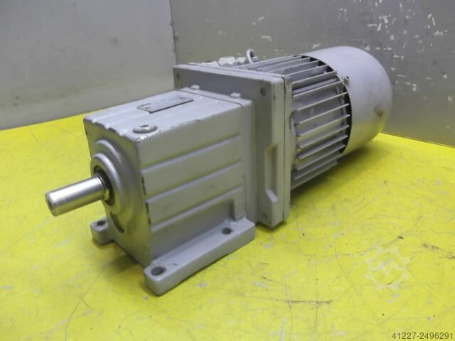 Gear motor 0.55 kW 852 rpm Lenze MDXMA42M071-31