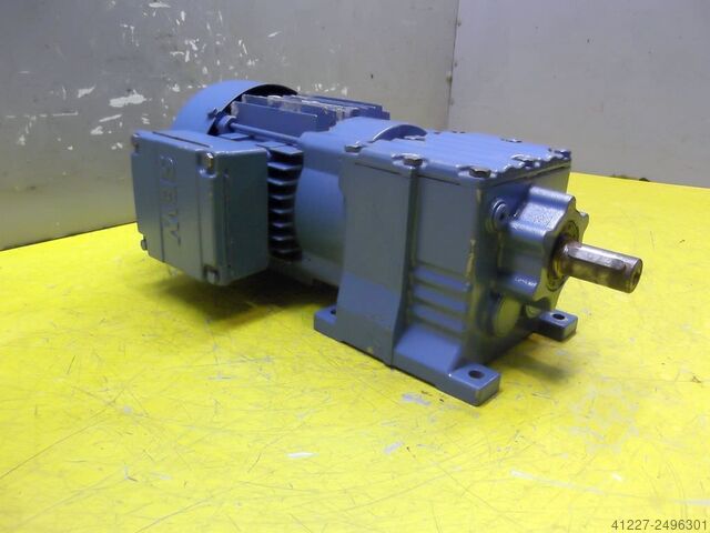 Geared motor 0.37 kW 87/106 rpm SEW-EURODRIVE R17DT71D4