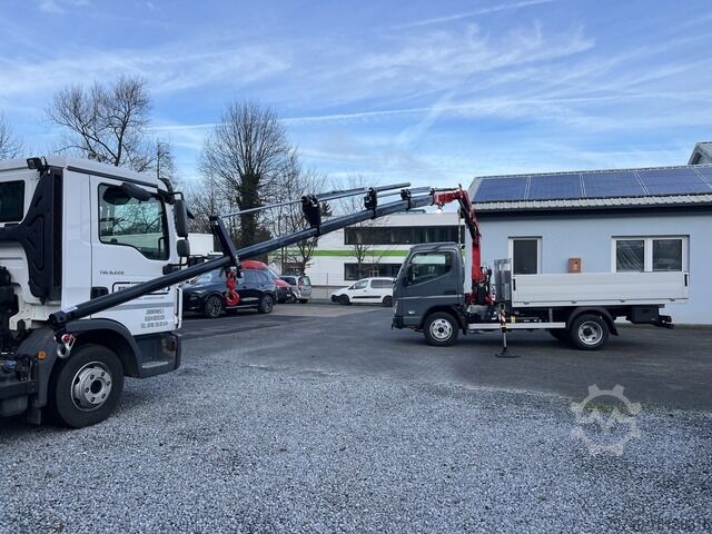 Truck-mounted crane van Fuso 6S15 Pritsche 3.0m Kran 4xhydr. Funk!