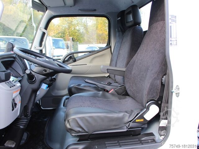 Truck-mounted crane van Fuso 6S15 Pritsche 3.0m Kran 4xhydr. Funk!