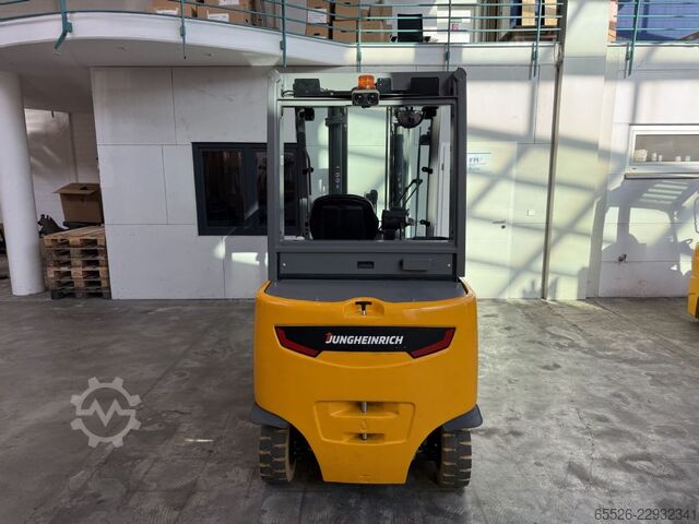 Elektro 4 Rad-Stapler Jungheinrich EFG 425 / Triplex 5500 mm / NEUGERÄT