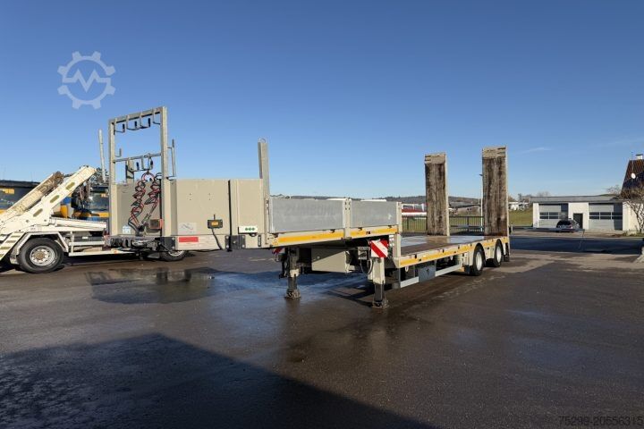 Low loader semitrailer Doll S2H Tieflader / Swiss-Vehicle