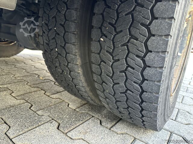 Transporter mit Koffer Mercedes-Benz Atego 816