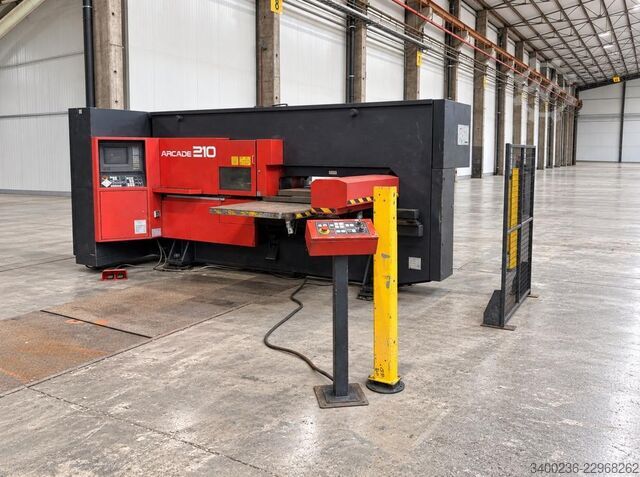 1993 Amada Arcade 210 CNC-Stanz- und Ausklinkmaschine, generalüberholt Amada Arcade 210 CNC