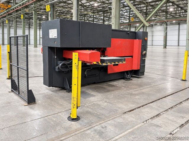 1993 Amada Arcade 210 CNC-Stanz- und Ausklinkmaschine, generalüberholt Amada Arcade 210 CNC
