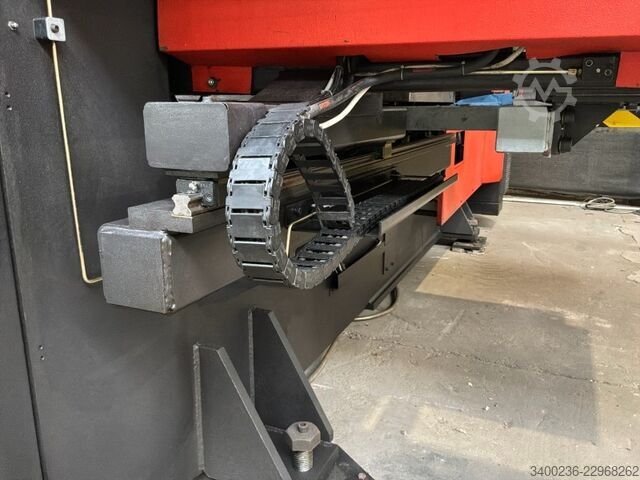 1993 Amada Arcade 210 CNC-Stanz- und Ausklinkmaschine, generalüberholt Amada Arcade 210 CNC