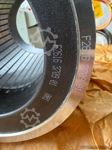 SIEMENS 1FE1093-6WV11-1BZ2-Z FZ616 3709 01 001 Synchronmotor 16,8–21,5 kW SIEMENS 1FE1093-6WV11-1BZ2-Z FZ616 3709 01 001 SILNIK SYNCHRONICZNY 16,8–21,5 kW