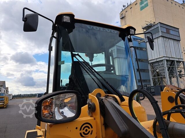 Wheel Loader No 17 Volvo L 30 G