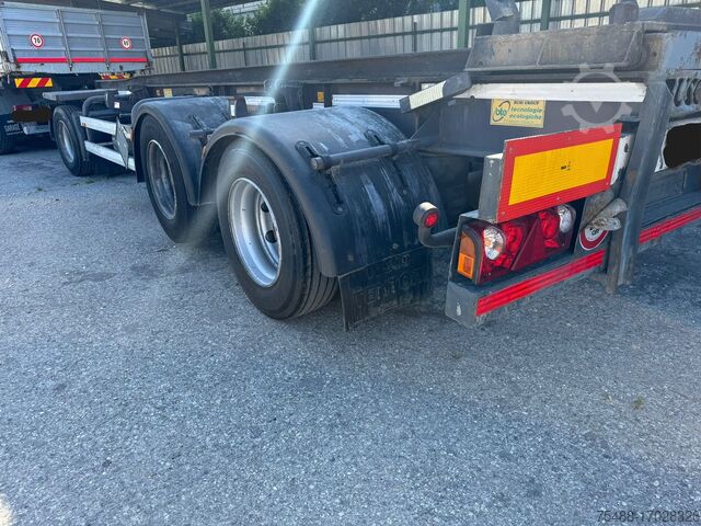 Trailer with hooklift system Zorzi 26 R SCARRABILE 3 ASSI CON 12 GOMME