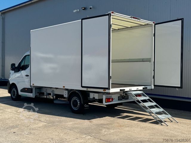 Box van RENAULT Master Koffer 410x210x230cm