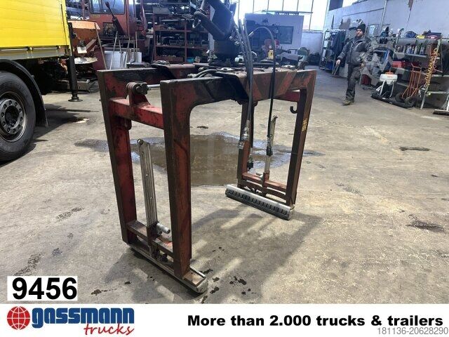 Truck mounted crane Kinshofer 332-V-1100 Palettenzange