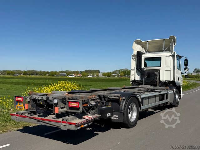 Chassis with cab DAF CF 340 CF440. 19 EURO6. 2019. BDF