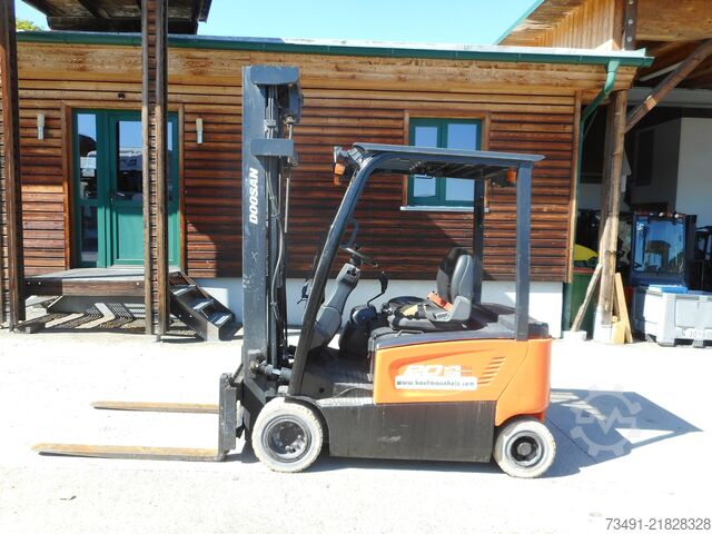 Forklift DOOSAN B20X-7 Triplex + SS + 4. Kreis