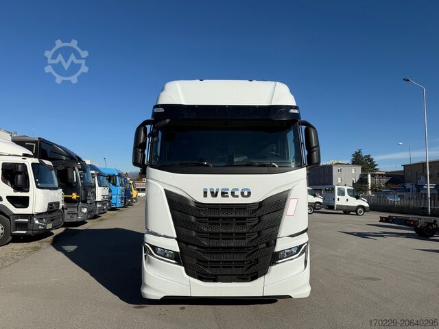 Standard-Sattelzugmaschine Iveco S WAY 490