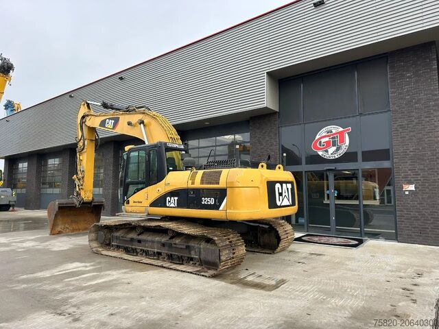 Crawler excavator Caterpillar 325 DL