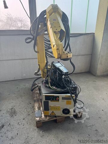 Industrial robot FANUC M20iA , R30iA