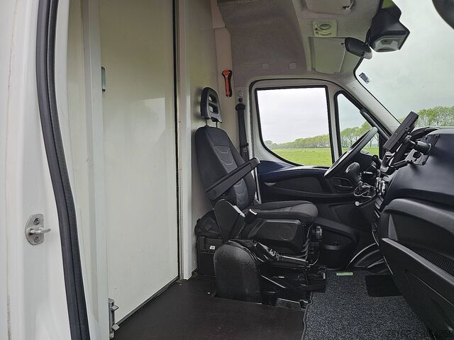 Suitcase IVECO DAILY 70C18 ac automaat EURO6