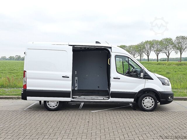 High-roof van FORD TRANSIT 2.0 L2H2 Euro6 Trekhaak!