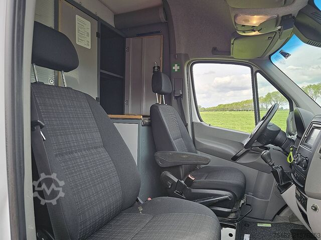High-roof van MERCEDES-BENZ SPRINTER 519 L2H2 V6 3.0Ltr Airco