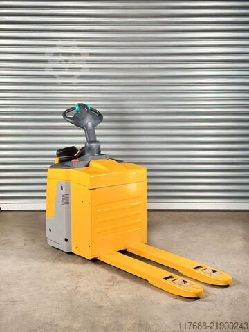 No pallet truck driver Jungheinrich ERE 120 - Service Neu - Batterie 82% - Nur 4.046 Std.