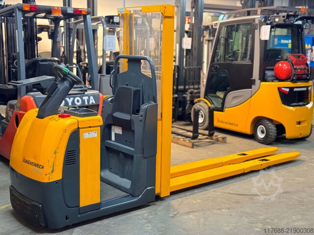 Horizontal order picker Jungheinrich ECD 220 - Service Neu - Batterie 80% - 2.450mm Gabeln