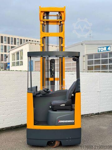 Reach truck Jungheinrich ETV 320 - Service Neu - Batterie 80% - 11.51M Hub - 2t