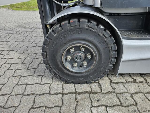 Electric 4-wheel forklift Still RX60-25