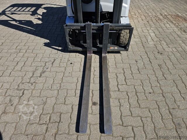 Electric 3-wheel forklift Still RX50-15