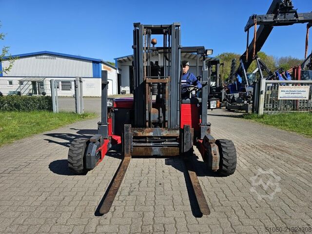 Truck mounted forklift Moffett M4-25.4