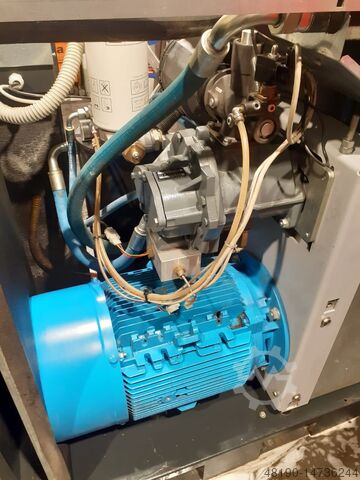 Screw compressor Chicago Pneumatic CPVS40