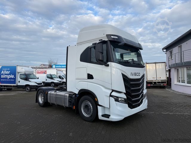 Standard tractor unit IVECO STRALIS S-WAY AS440S50T/P Intarder 6x Stück
