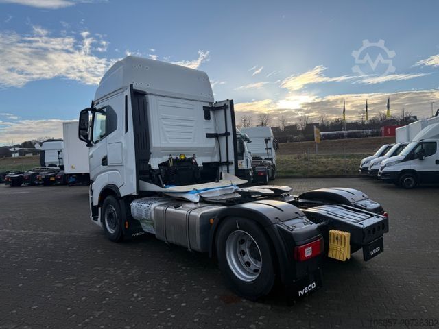 Standard tractor unit IVECO STRALIS S-WAY AS440S50T/P Intarder 6x Stück