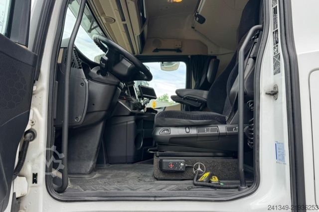 Special purpose truck MERCEDES-BENZ Actros 1842 mit Seitenöffnung und Kran